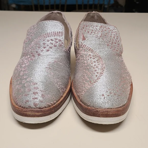 Free People Snake Eyes Metallic slip on casual loafer size 39 - Picture 2 of 10